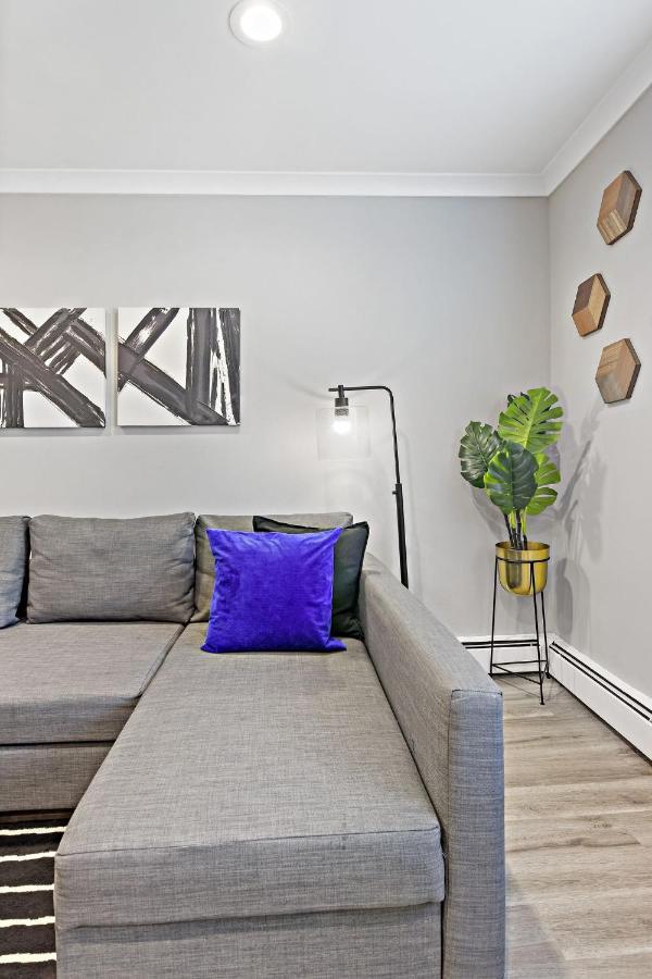 Sophisticated Studio Apartment With Modern Kitchen - Oakdale Od2 Rep Chicago Eksteriør billede