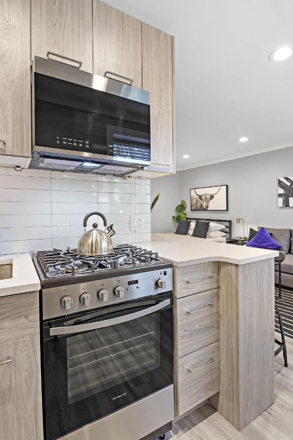 Sophisticated Studio Apartment With Modern Kitchen - Oakdale Od2 Rep Chicago Eksteriør billede
