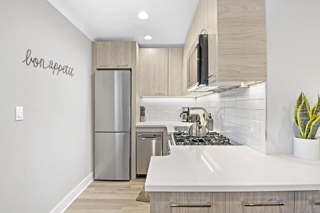 Sophisticated Studio Apartment With Modern Kitchen - Oakdale Od2 Rep Chicago Eksteriør billede
