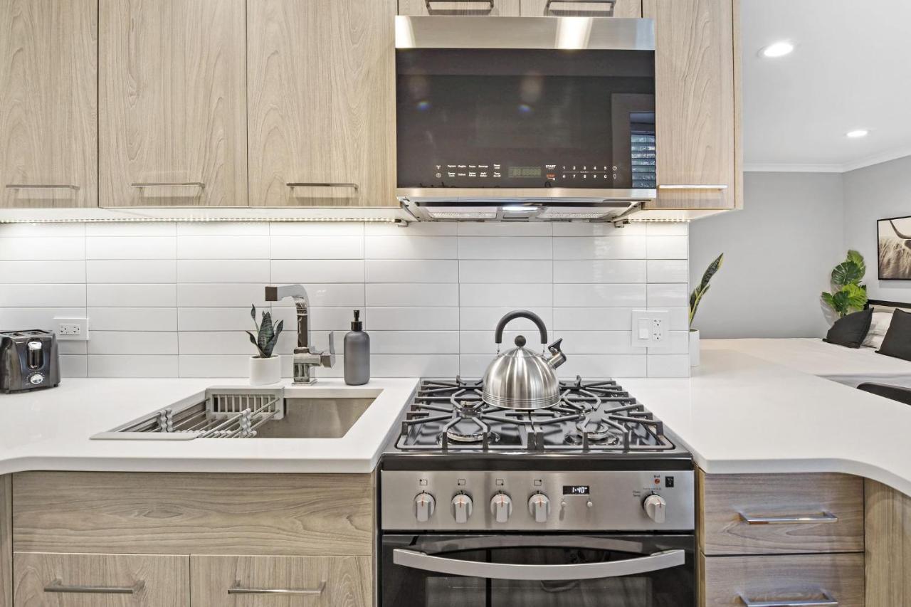 Sophisticated Studio Apartment With Modern Kitchen - Oakdale Od2 Rep Chicago Eksteriør billede