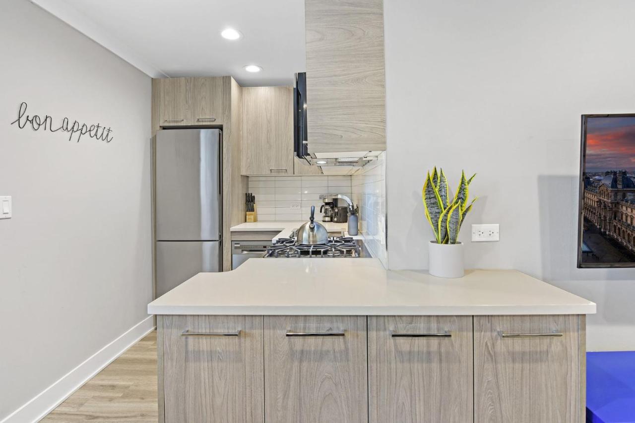 Sophisticated Studio Apartment With Modern Kitchen - Oakdale Od2 Rep Chicago Eksteriør billede